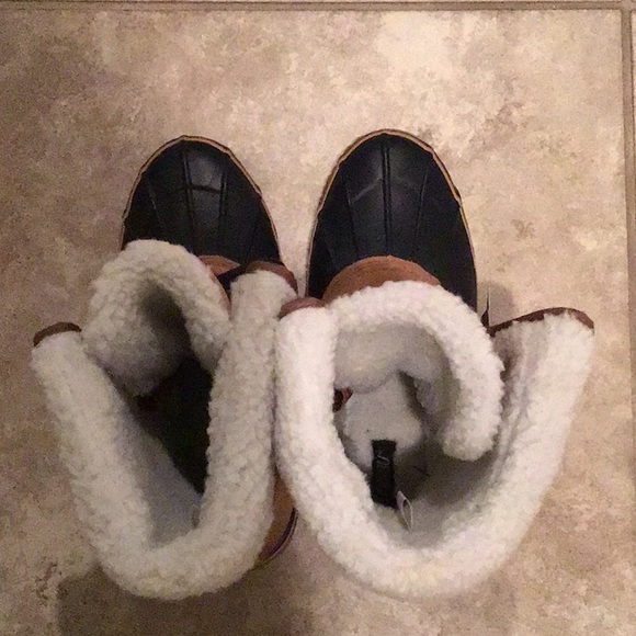 NWT Size 8 Khombu boots - Picture 6 of 6